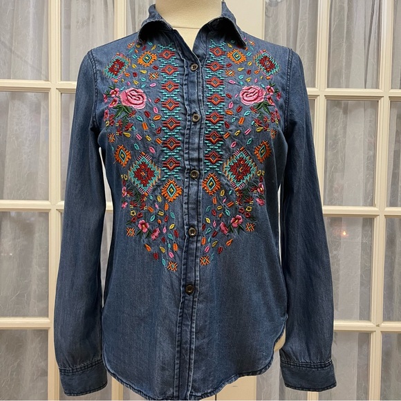 BOSTON PROPER  Denim Embroidered Top XS - Picture 14 of 15